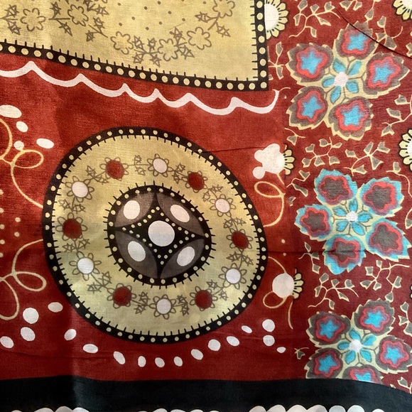 Printed geometric silk blend material total of 5  Yards Width 52 Inches - Picture 6 of 7